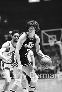 photos of Pete Maravich by Larry Berman