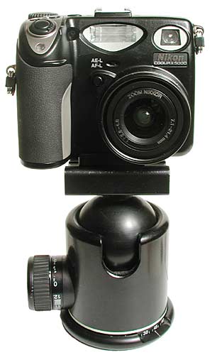 CoolPix 5000 mounted on an Arca Swiss ball head